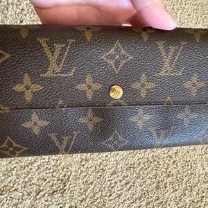 🛑SOLD🛑Louis Vuitton Sarah long wallet